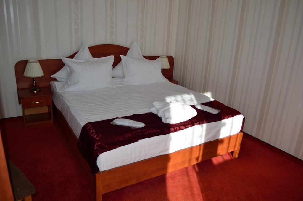 Hotel Rusu Petroszany Zewnętrze zdjęcie