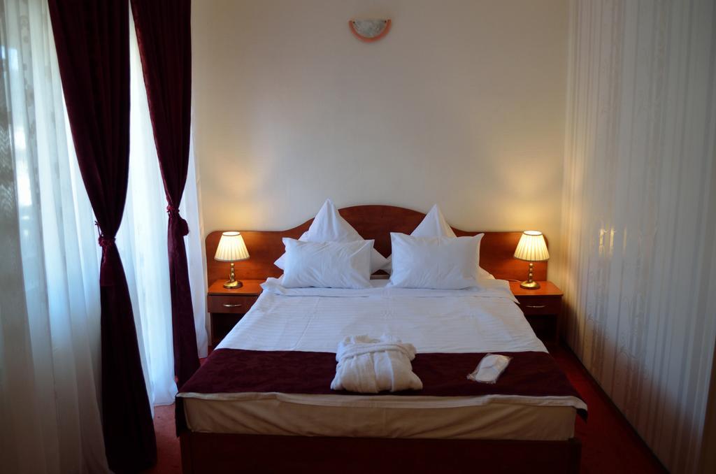 Hotel Rusu Petroszany Zewnętrze zdjęcie